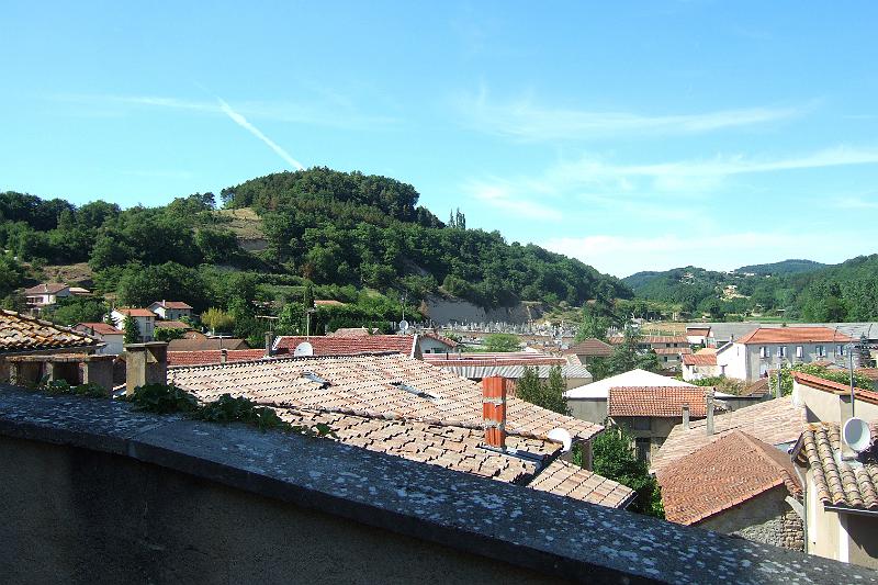 2011-05- (1036).JPG - Da oben auf oder hinter dem Berg muss irgendwo unser Chambre d'hôtes liegen